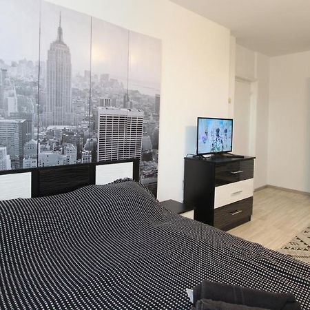 Holidays Host Splaiul Unirii Bucureşti Exterior foto