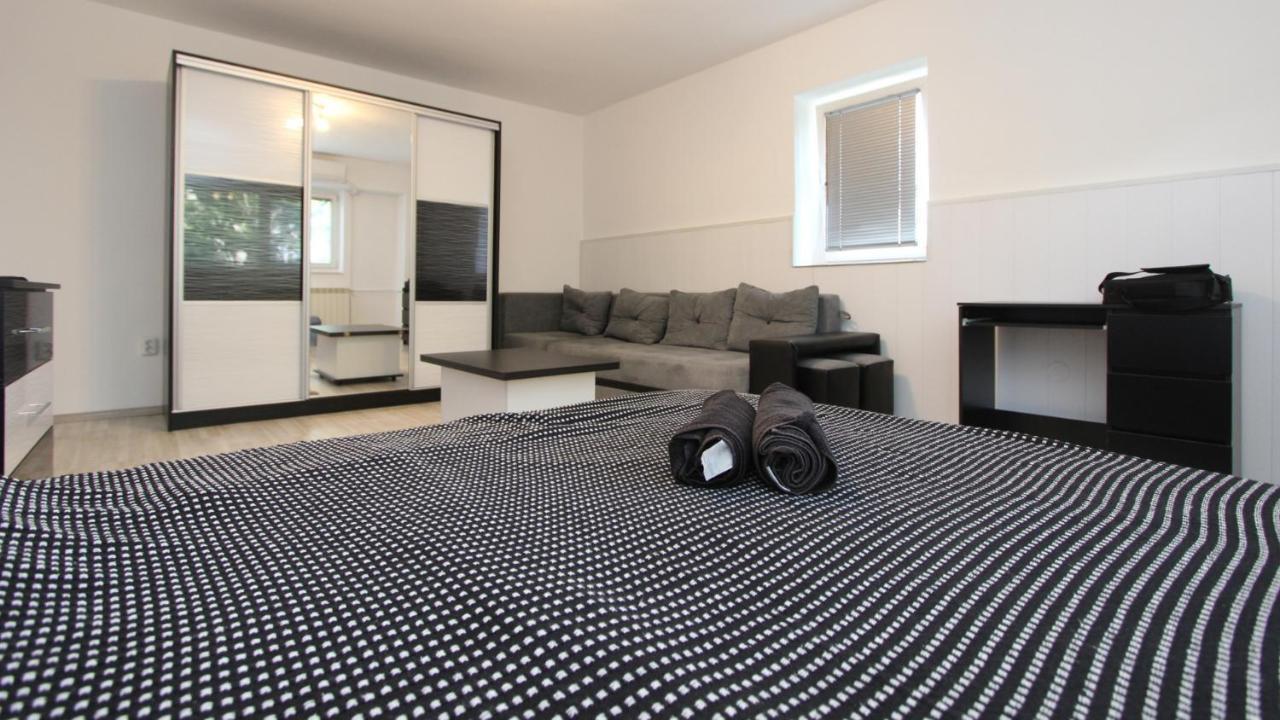 Holidays Host Splaiul Unirii Bucureşti Exterior foto