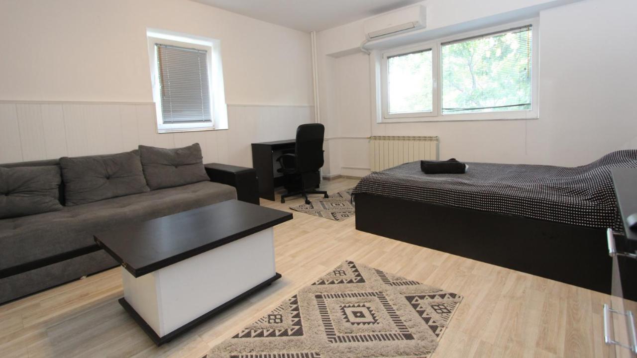 Holidays Host Splaiul Unirii Bucureşti Exterior foto