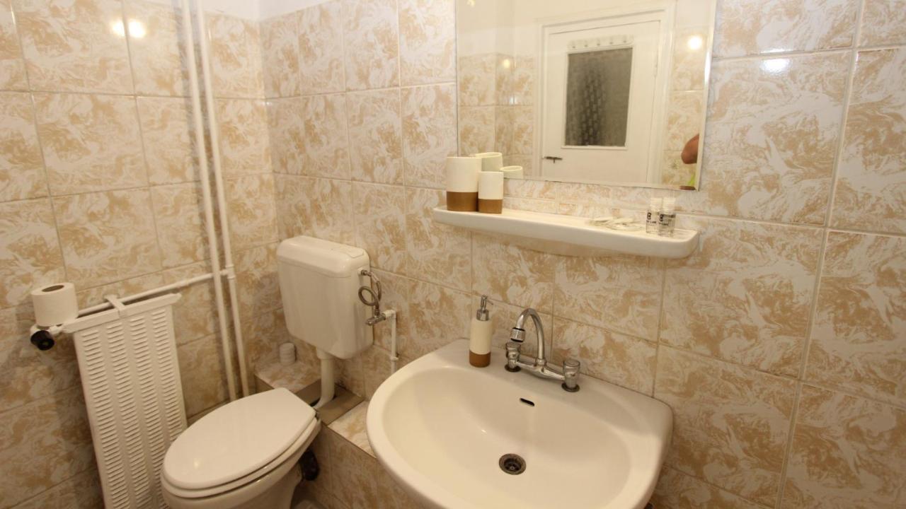 Holidays Host Splaiul Unirii Bucureşti Exterior foto